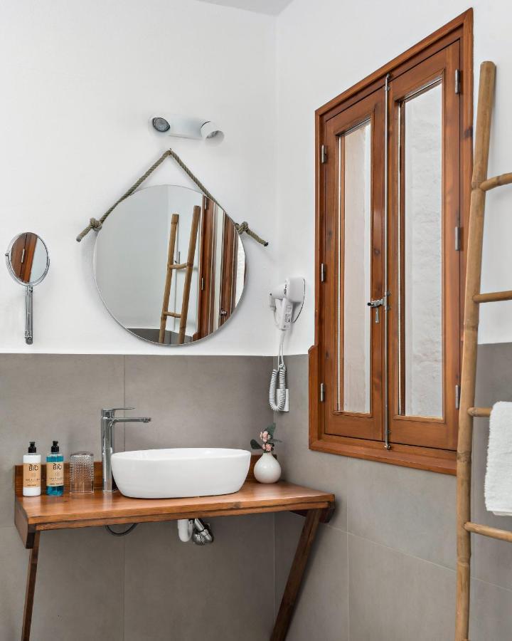 Hotel Boutique Ses 5 Claus Ciutadella  Bagian luar foto